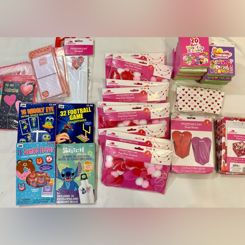 Lot of NEW valentine crafts, and cards. All new in their original packaging.